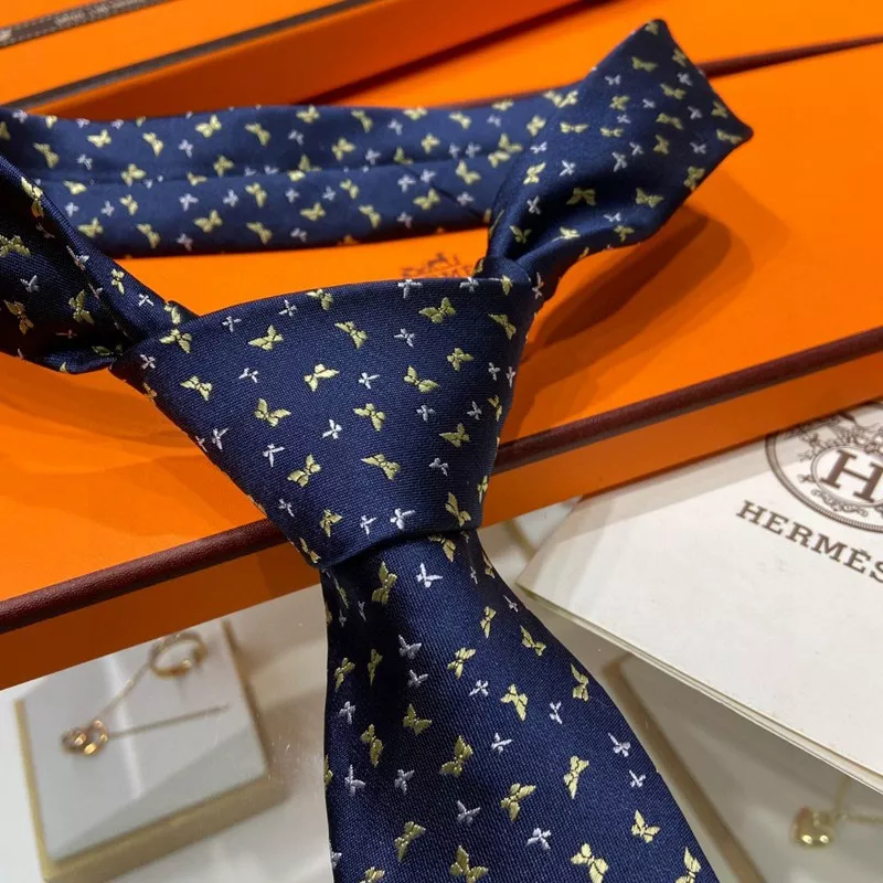 Rep FASH TIES Tie 2210WH0213 0113